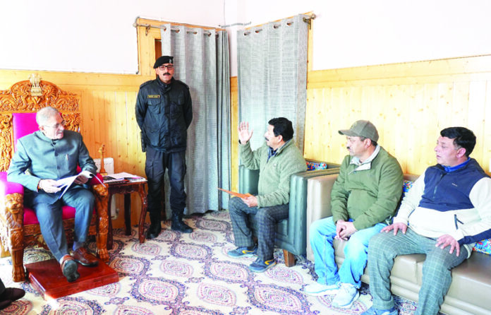 LG Kavinder Gupta interacting with a delegation in Leh.