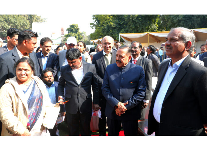 Union Minister Dr Jitendra Singh informally interacting with eminent StartUps and academicians invited from across the country for Republic Day, at New Delhi.