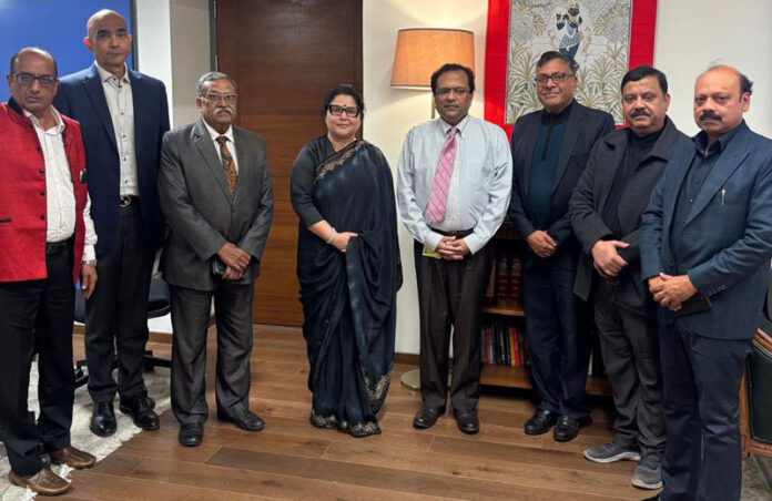 Members of LUB delegation posing with Union Home Secretary at New Delhi. Members of LUB delegation posing with Union Home Secretary at New Delhi.
