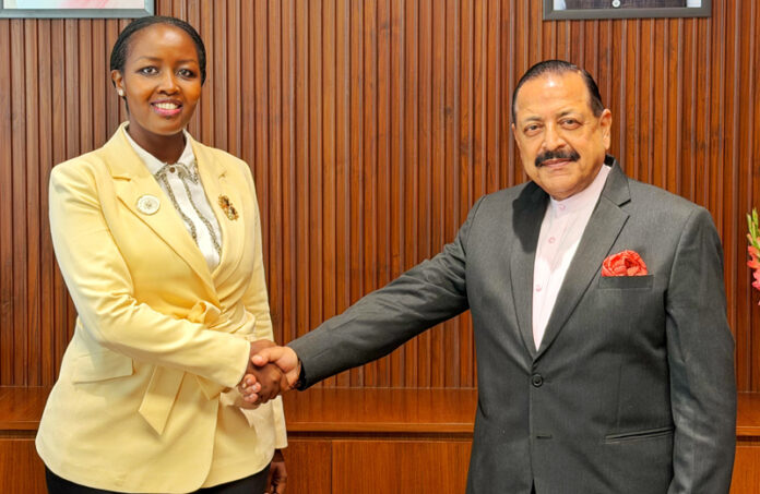 Union Minister Dr Jitendra Singh with Paula Ingabire, Minister of ICT & Innovation, Government of Rwanda, on the sidelines of 