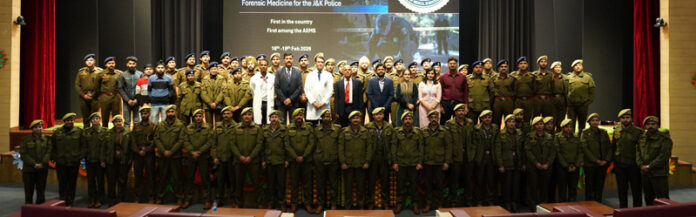 Dignitaries posing for a group photograph at the culmination of a ‘Certificate Course in Forensic Medicine & Sciences’ at AIIMS Jammu.