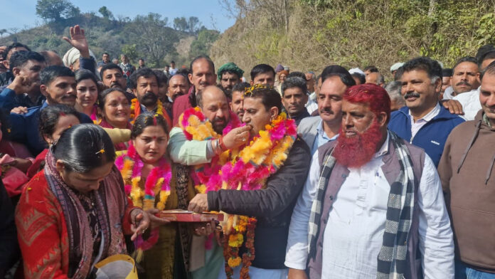 MLAs Rajiv Jasrotia, Darshan Singh kick starting the construction of Jasrota =Athialta road on Friday. MLAs Rajiv Jasrotia, Darshan Singh kick starting the construction of Jasrota =Athialta road on Friday.