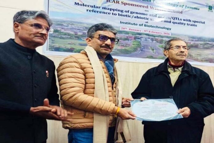 Dr U C Sharma, former-National Coordinator (NATP) ICAR honoruing Prof (Dr) Arya with the Fellow of SIDAVES Academy (FSA). Dr U C Sharma, former-National Coordinator (NATP) ICAR honoruing Prof (Dr) Arya with the Fellow of SIDAVES Academy (FSA).