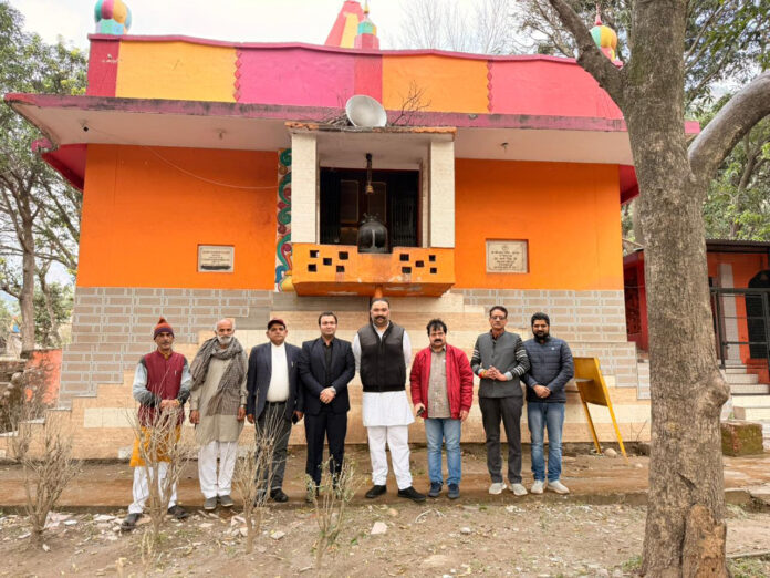Page9-6 Ranvijay Singh during visit to Gauri Shanker temple at Arnas on Wednesday.