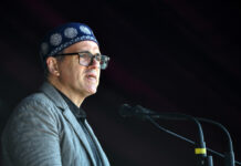 Omar defends Gandhi as strong leader who takes on Govt, BJP