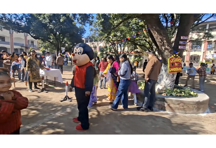 Students showcasing their creativity while participating in Carnival Wanderlust Fest - Baal Mela at DBN Amarvilla.