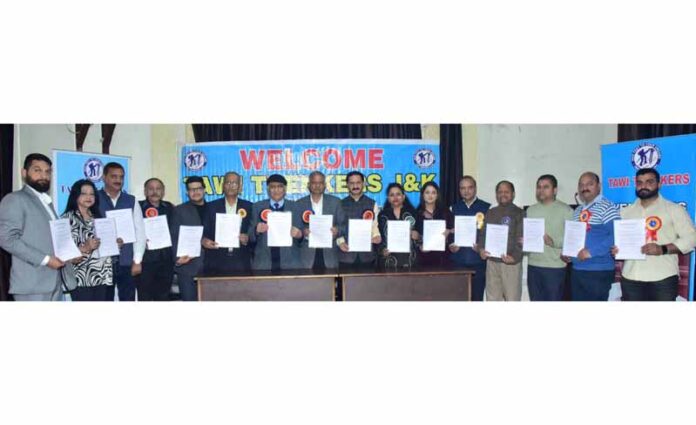 Dignitaries posing during unveiling ceremony of Tawi Trekkers J&K 2026 Calendar of Activities. Dignitaries posing during unveiling ceremony of Tawi Trekkers J&K 2026 Calendar of Activities.
