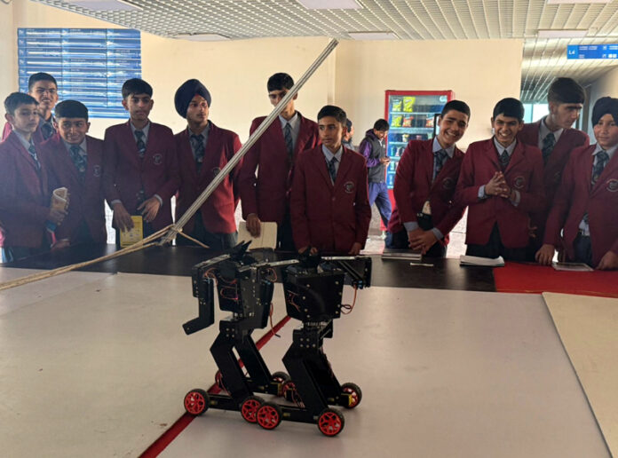 Students of Pathseekers International School participating in Pragyaan 2026 & Udyamitsav 2026 at IIT Jammu.