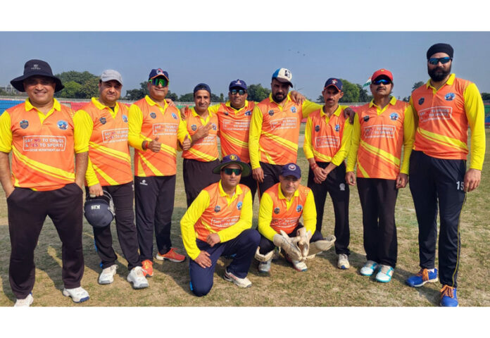 Players posing for a group photograph.