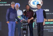 Parihar retains All India Civil Services Golf title Commandant of IRP-7th Battalion, Pawan Parihar, receiving a golf set from members of the Golf Federation of India during a ceremonial presentation.