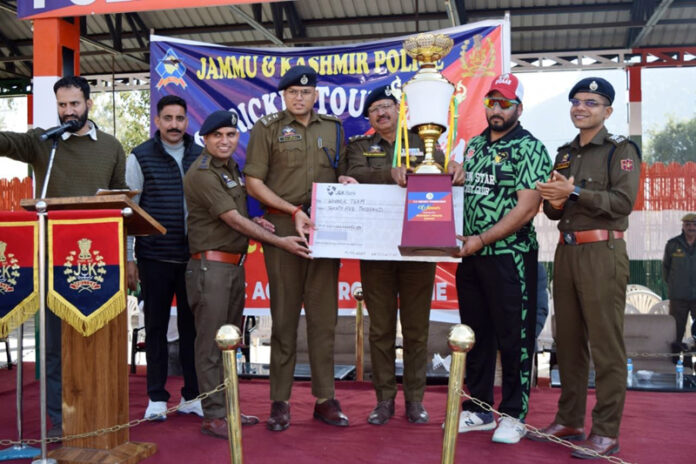 Dignitary presenting trophy to winning team captain.