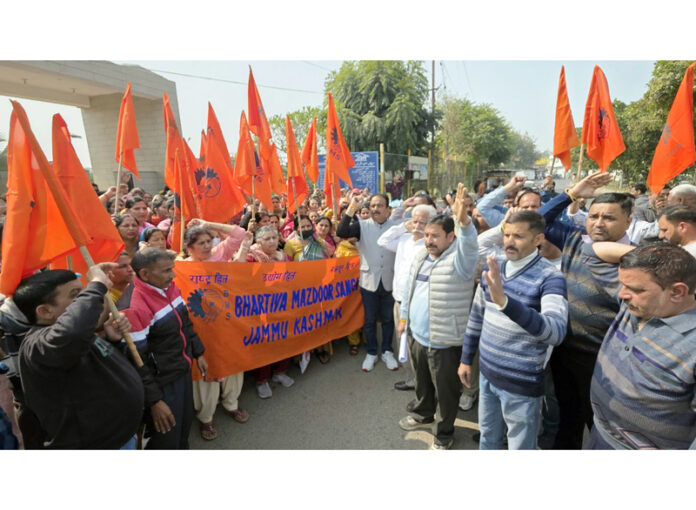 Members of different organisations raise slogans during a protest under the banner of BMS in Jammu on Wednesday. -Excelsior/Rakesh Members of different organisations raise slogans during a protest under the banner of BMS in Jammu on Wednesday. -Excelsior/Rakesh