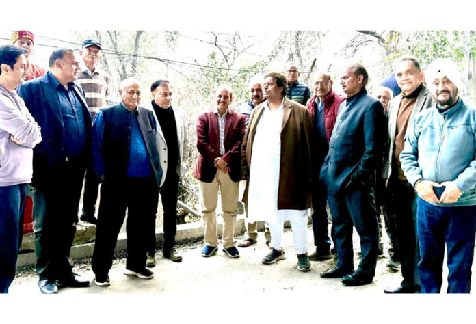 Cong leader Raman Bhalla interacting with people at Apna Vihar in Jammu South.