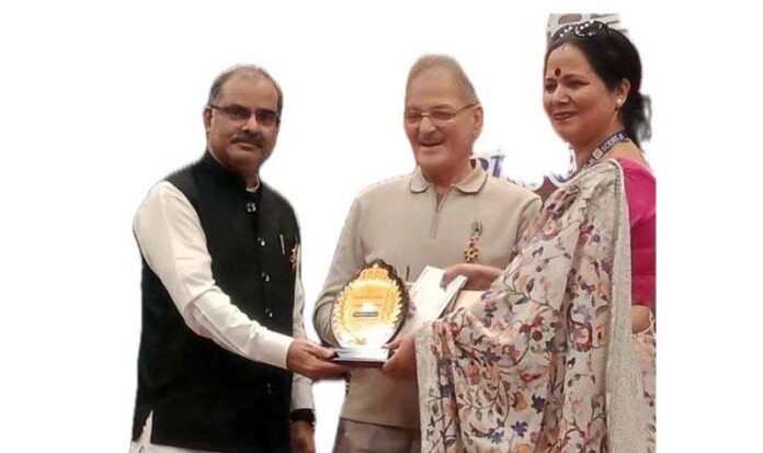 J&K teacher, Anjali Om Raina being conferred award by LG, Ladakh, Kavinder Gupta at New Delhi. J&K teacher, Anjali Om Raina being conferred award by LG, Ladakh, Kavinder Gupta at New Delhi.