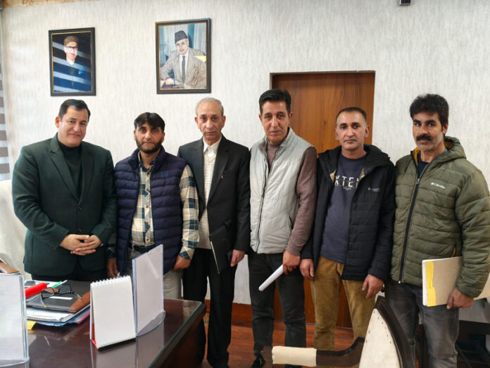 MLA Chadoora Ali Mohd Dar and other members of the delegation posing with Agriculture Minister Javid Ahmad Dar. MLA Chadoora Ali Mohd Dar and other members of the delegation posing with Agriculture Minister Javid Ahmad Dar.