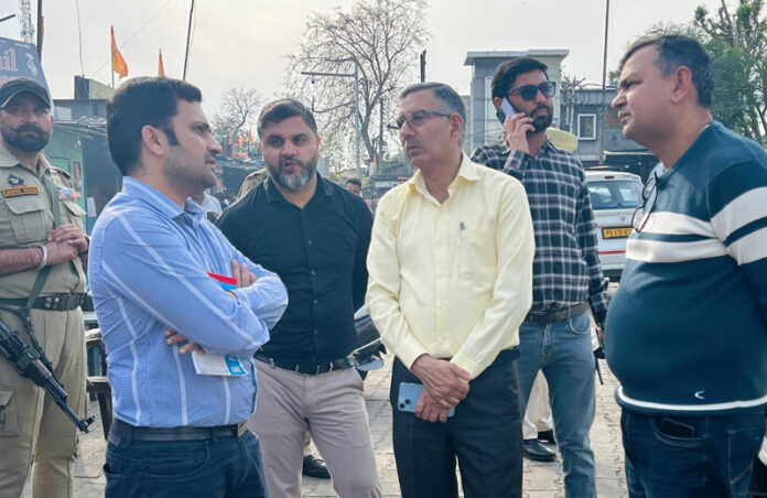 DC Kathua reviews proposed rejuvenation works at Lakhanpur corridor. DC Kathua reviews proposed rejuvenation works at Lakhanpur corridor.