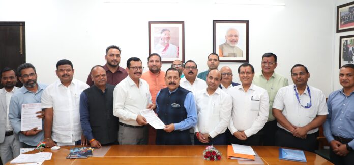 'Employees National Federation' Representatives Meet Dr Jitendra, Laud DoPT For Ordering Mass Promotions