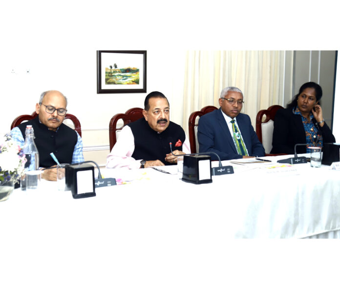 Union Minister Dr Jitendra Singh, flanked by Deputy Speaker of Ethiopian House of Peoples Ms. Lomi Bedo Kumbi, interacting with the visiting MPs at New Delhi, on Wednesday.