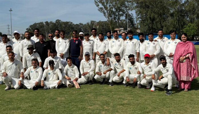 Players posing along with dignitaries.