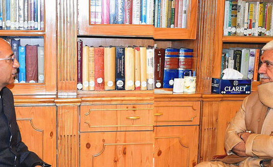 Nasir Aslam Wani, Advisor to Chief Minister meeting LG Manoj Sinha on Sunday.