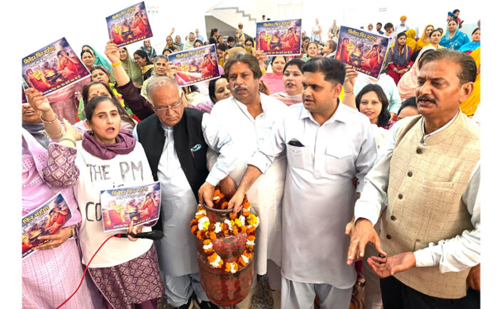 Senior Cong leaders during a party rally at Gangyal in Jammu. Senior Cong leaders during a party rally at Gangyal in Jammu.