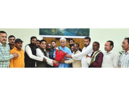 A delegation of Pithoo & Pony Labour Union, Shri Mata Vaishno Devi, Katra meeting Lieutenant Governor on Monday.