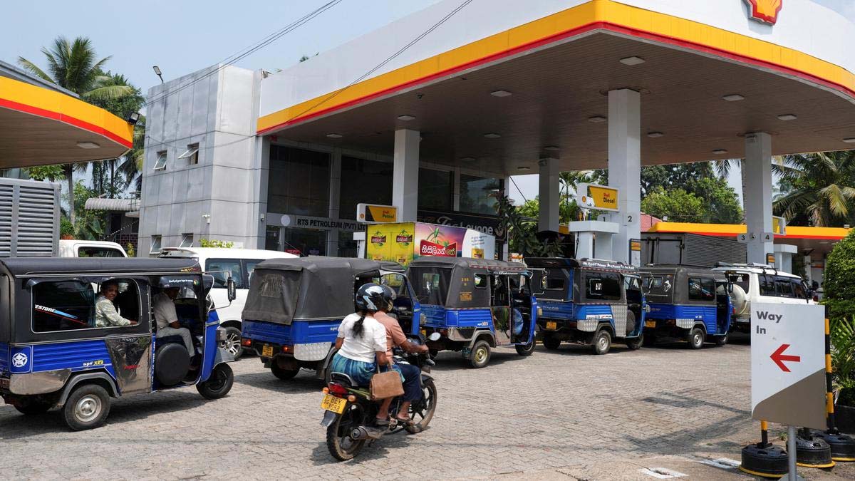 Sri Lanka hikes fuel  prices amid panic buying