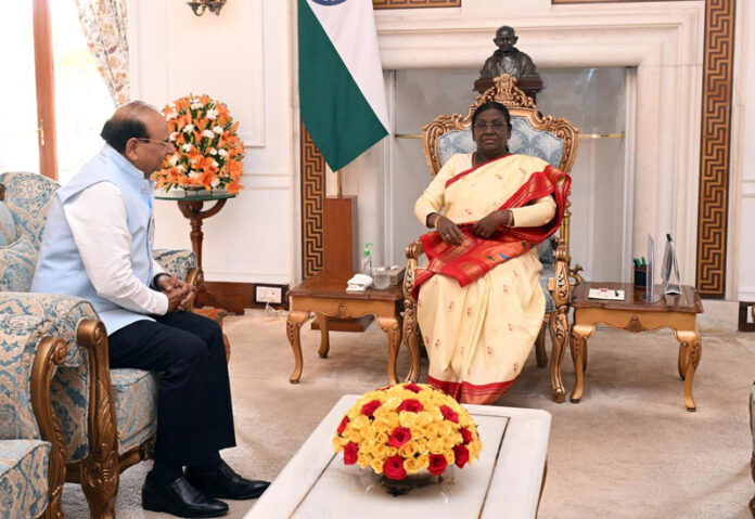LG Ladakh VK Saxena during a meeting with President Droupadi Murmu in New Delhi on Saturday.