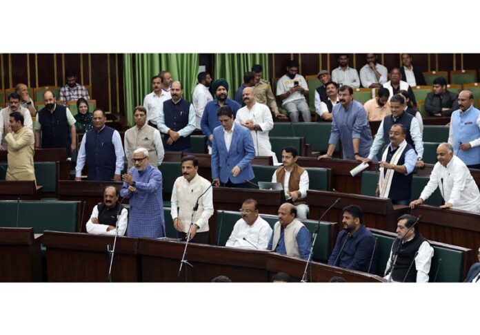 BJP MLAs raising the issues of daily wagers and migrants in the Assembly on Monday. -Excelsior/Rakesh BJP MLAs raising the issues of daily wagers and migrants in the Assembly on Monday. -Excelsior/Rakesh