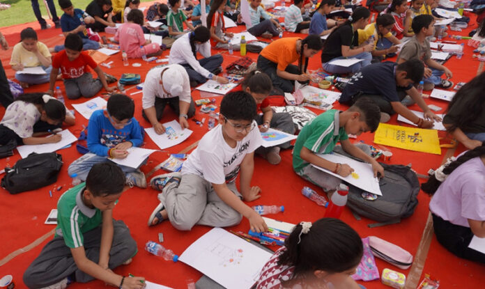 Students in large numbers participate in Floral Drawing and Painting Competition organized at CSIR-IIIM campus in Jammu. Students in large numbers participate in Floral Drawing and Painting Competition organized at CSIR-IIIM campus in Jammu.