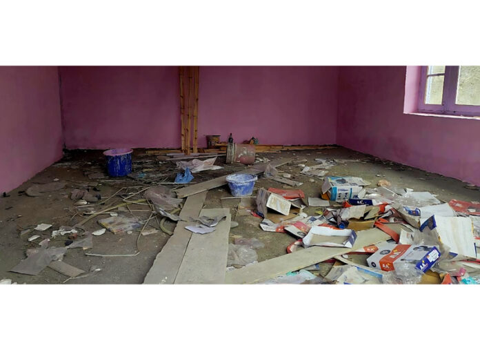 A view of unfinished works at Government Middle School Saloosa Kreeri in north Kashmir’s Baramulla district. —Excelsior/Aabid Nabi