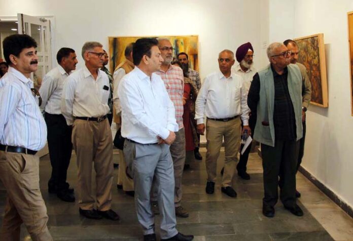 Padma Shri awardee Rajinder Tickoo during his visit at Kala Kendra on Sunday.