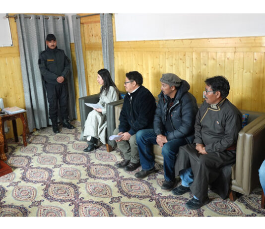 LG Vinai Kumar Saxena interacting with various tour operators and travel trade organizations in Leh.