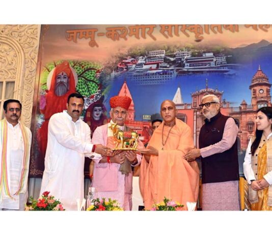 LG Manoj Sinha, Swami Avdheshanand Giri Ji Maharaj and other dignitaries during a Cultural Festival at Jammu on Tuesday.