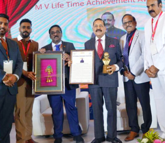 Union Minister Dr Jitendra Singh being conferred "Lifetime Achievement Award" during National Medical Meet at Chennai on Friday.