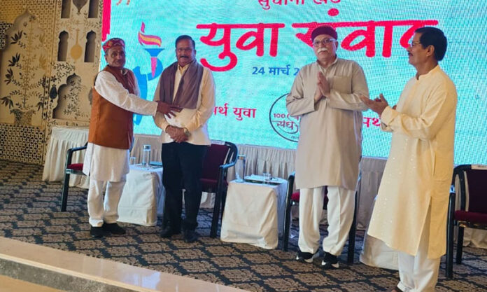 RSS Sah Sarkaryavah, Arun Kumar and CUJ Vice-Chancellor, Prof Sanjeev Jain during an event in Samba on Tuesday.