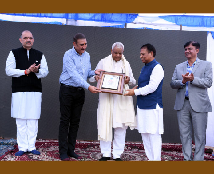 Rupesh Kumar and others on dais during Foundation Day celebration of Narsingh Seva Kendra.