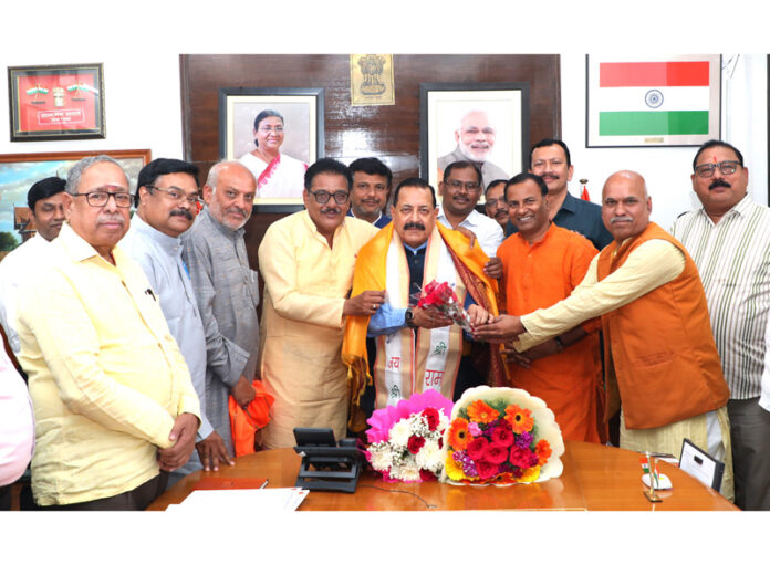 A delegation of postal employees and representatives of various Postal Unions calling on Union Minister Dr Jitendra Singh at New Delhi.