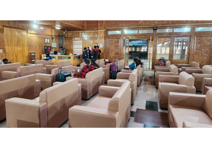 A glimpse of new Executive Waiting Lounge at Srinagar Railway Station.