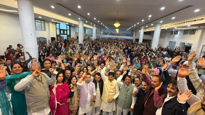 MLA Pawan Gupta and others assemble for paying tribute to Lala Shiv Charan Gupta on his death anniversary.