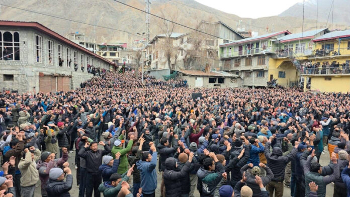 A large number of people attending martyrdom of Hazrat Imam Ali (A.S.) in Kargil. —Excelsior/Basharat Ladakhi