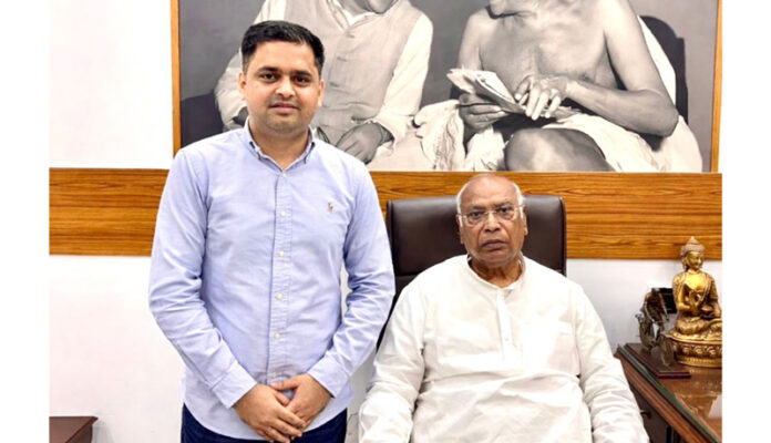 DCC Jammu Rural, president, Neeraj Kundan during meeting with AICC president, Mallikarjun Kharge in New Delhi on Sunday. DCC Jammu Rural, president, Neeraj Kundan during meeting with AICC president, Mallikarjun Kharge in New Delhi on Sunday.