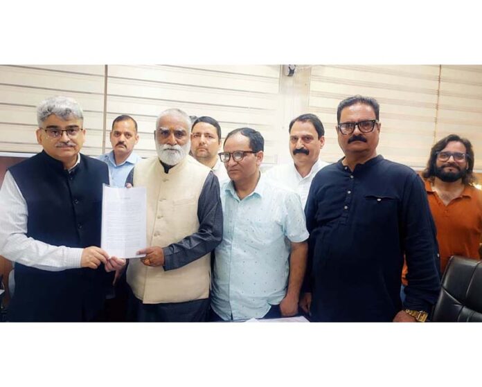 Delegation of Kashmiri Pandits giving a memorandum to Chief Secretary, Atal Dulloo at Jammu on Friday.