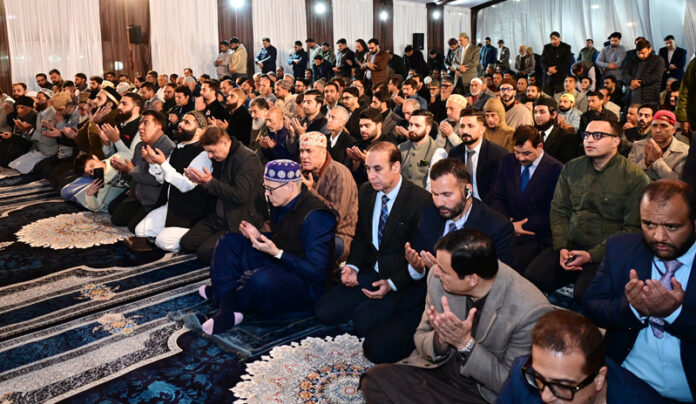 CM Omar Abdullah during Iftaar at SKICC, Srinagar on Tuesday.