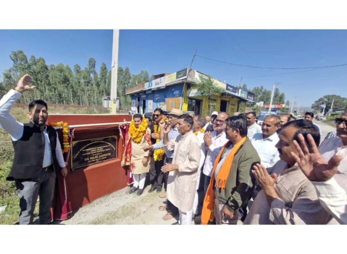 MLA Jasrota , Rajiv Jasrotia kick starting road macadamization from NH to Barwal in his constituency on Sunday.