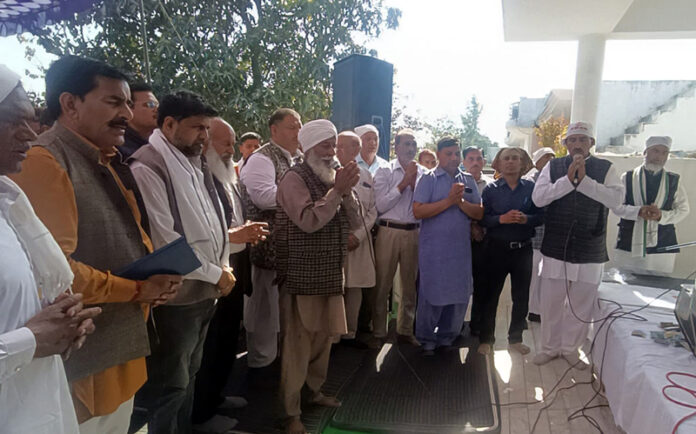 Prominent dignitaries and other devotees paying homage to Sant Kabir at Kabir Mandir, Salehar Kothey in Arnia.