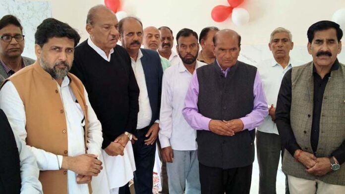 Former minister Mula Ram along with others offering prayers to Sant Kabir at Kabir Bhawan, Bari Brahmana. Former minister Mula Ram along with others offering prayers to Sant Kabir at Kabir Bhawan, Bari Brahmana.