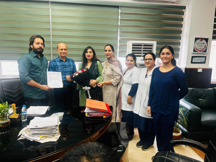 Members of AIRNF delegation presenting a memorandum to Principal, GMC Jammu.