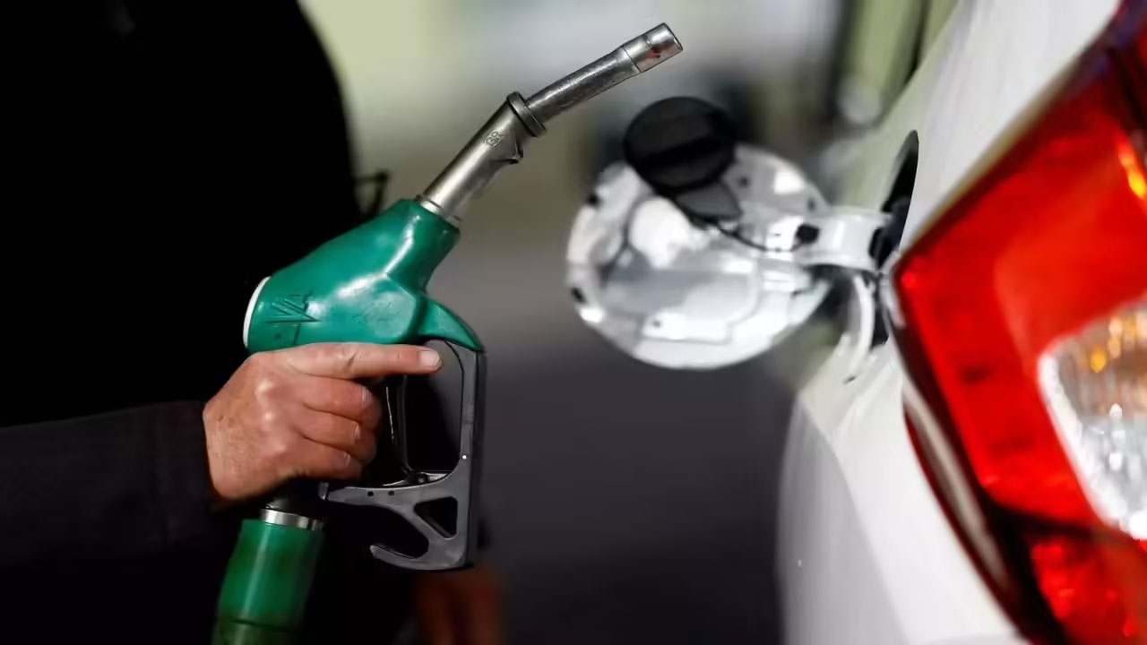 Oil firms selling petrol at  Rs 14 a litre loss, diesel at Rs 18