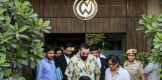 'Sarke Chunar' row: Sanjay Dutt apologises; to sponsor education of 50 tribal girls